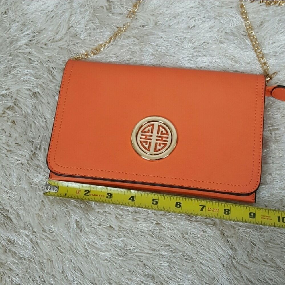 NWT. Crossbody Shoulderbag Clutch Chain Strap.Color Orange - Picture 3 of 5